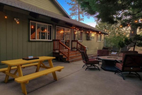 Lake Arrowhead · REDESIGNED! Hot Tub ~ Walk to Lake ~ Dog Friendly